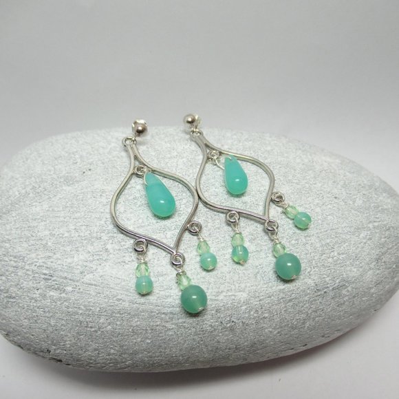 Uranium glass bead chandelier earrings - Picture 2 of 10